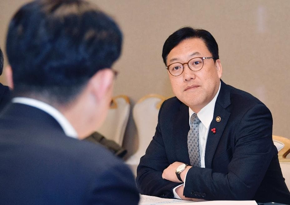 정부, 수입 계란 112만 개 할인  판매…대파 3000톤도 신속 도입