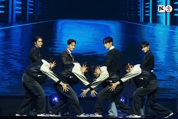 하이라이트, 'KCON 홍콩 2024' 빛낸 찐 아이돌…'BODY' 끊없는 상승세에 열기 더했다!