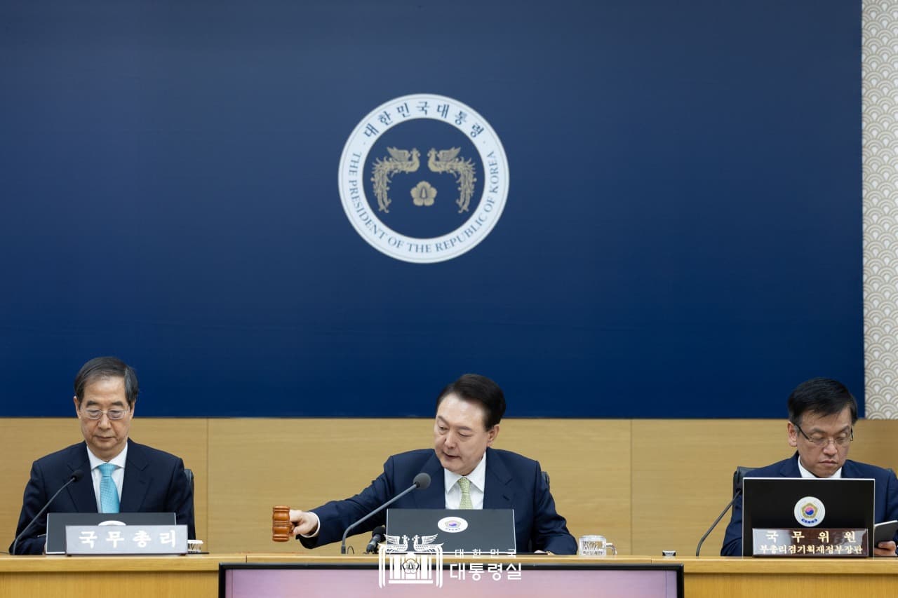 윤 대통령 “긴급 농축산물 가격안정자금 무제한·무기한 투입”