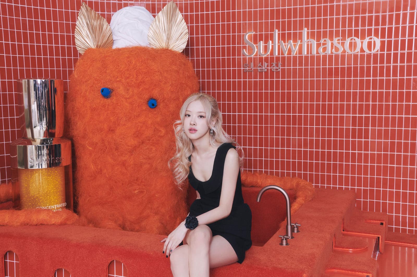설화수 팝업스토어 깜짝 방문 로제, 인삼 헤리티지 만끽