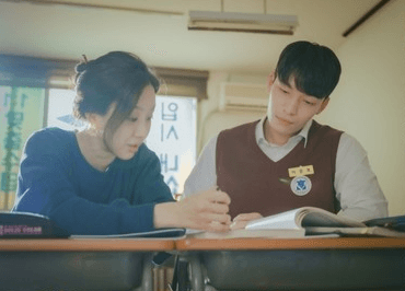'첫사랑 재질’ 정려원 X ‘풋풋한 소년美' 위하준, 애틋하게 설레는 과거 미공개 컷 대방출