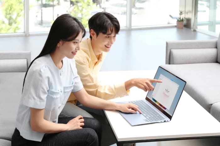 삼성전자, AI PC ‘갤럭시 북4 엣지’ 국내 출시
