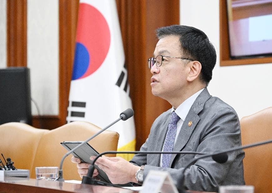 경제부총리 “체감경기 여전히 어려워…내수회복 방안 집행에 박차”