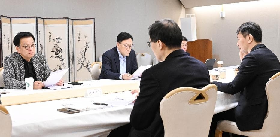 최상목 권한대행 "금융·외환시장 24시간 점검체계 유지" 당부