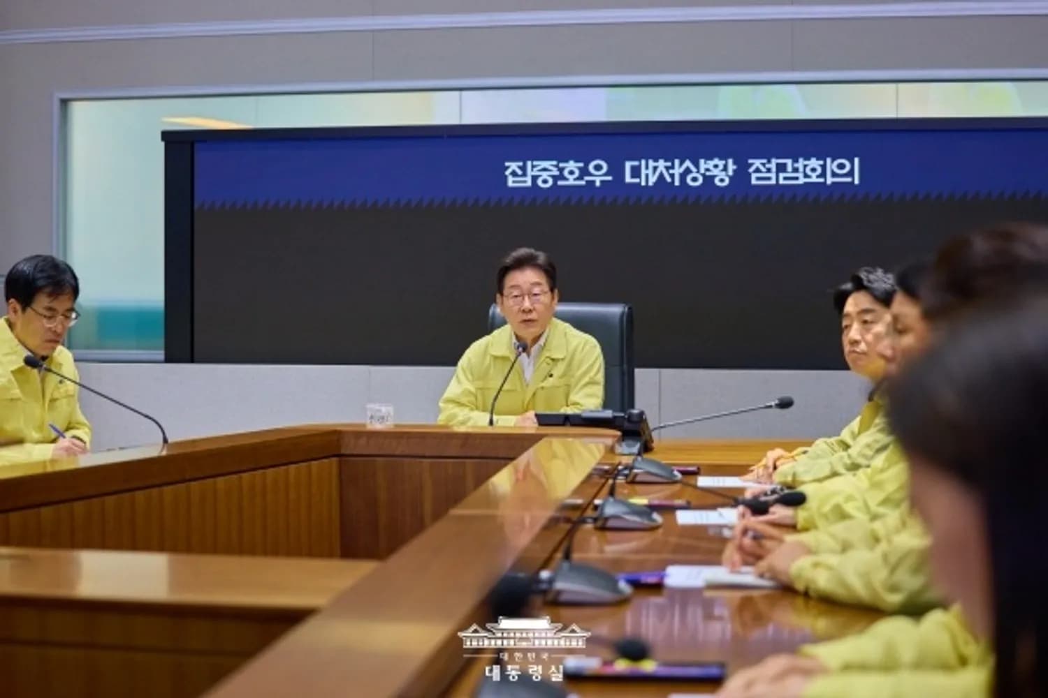 이 대통령, 역대급 폭우에 "특별재난지역 조속 선정…신속 복구 총력"