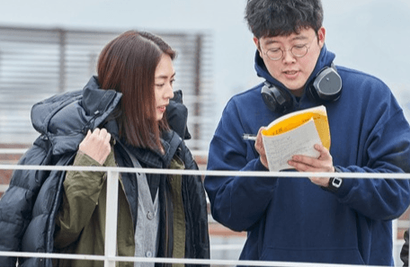 ‘더 게임’ 이연희, 강추위도 녹이는 열정 가득 비하인드 사진 공개!