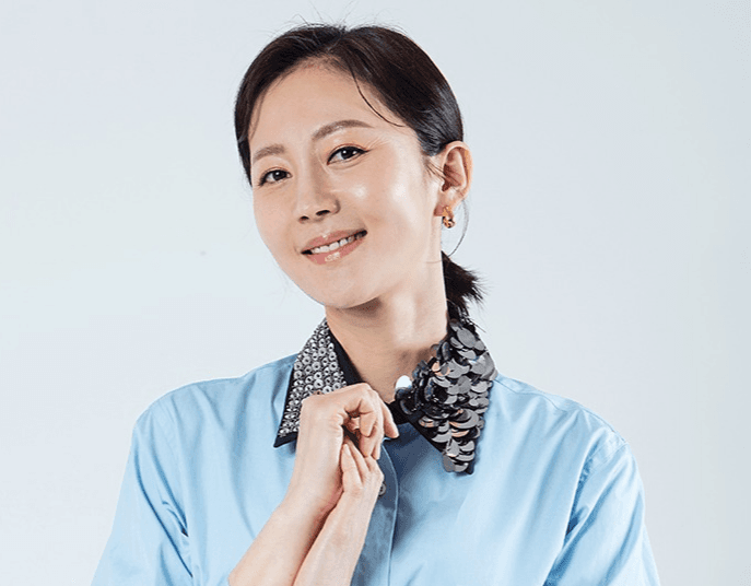 배우 염정아, 소속사 아티스트컴퍼니 재계약 체결