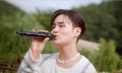 '뮤직인더트립' 막내 이대휘, 솔로 무대 공개!
