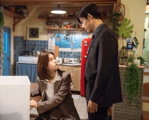'브랜딩인성수동' 로몬vs김지은, ‘이해불가’ 키스 한 번 더? 심장 덜컹 ‘영혼 체인지’ 후 첫대면!